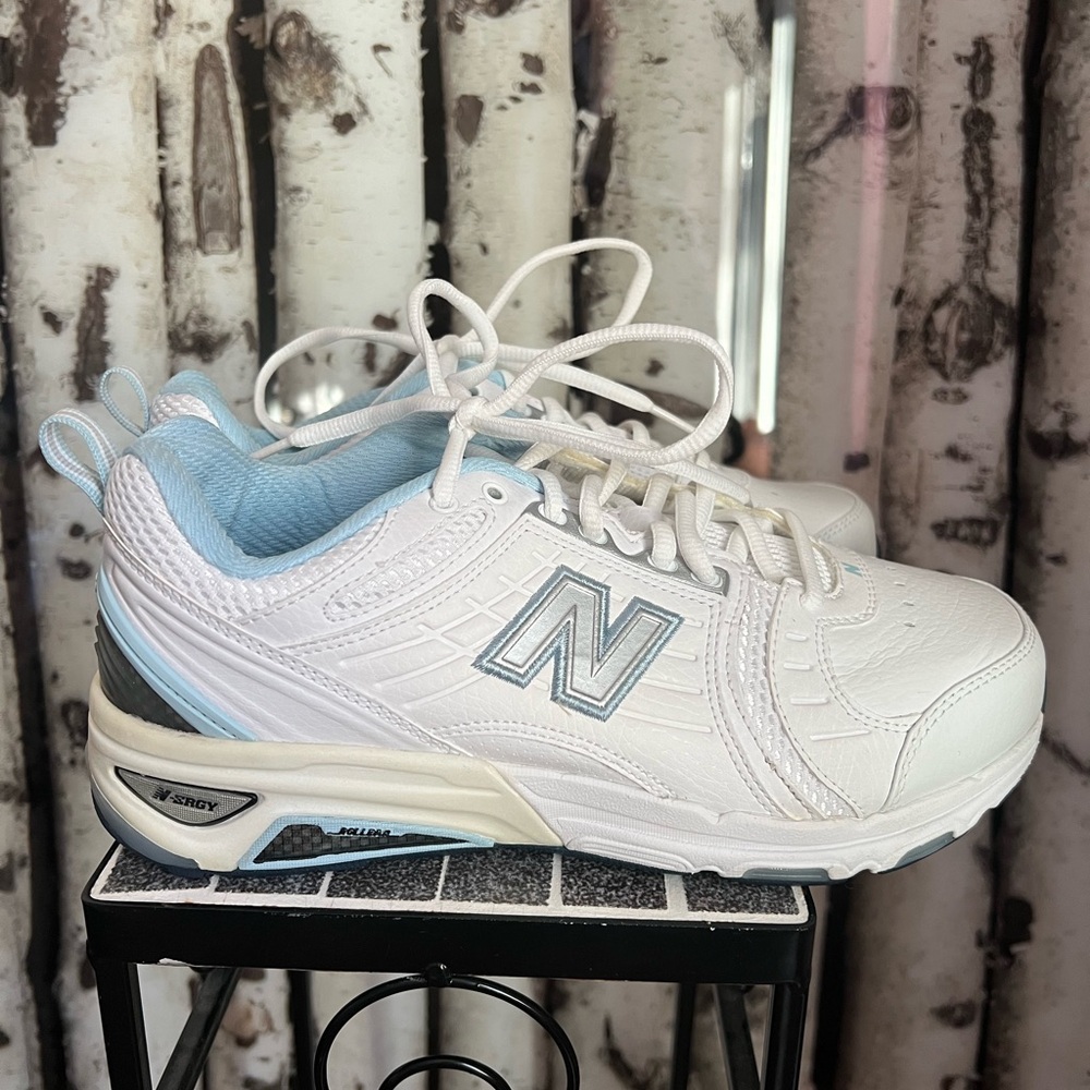 New Balance White and Blue Sneakers size 7 ***Extra Wide *** NWOT